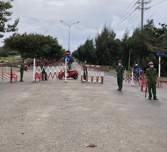 Bình Thuận tăng cường lực lượng hỗ trợ huyện đảo Phú Quý kiểm soát dịch COVID-19 Bình Thuận tăng cường lực lượng hỗ trợ huyện đảo Phú Quý kiểm soát dịch COVID-19