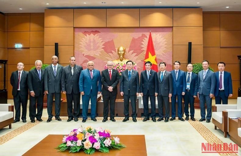 Thúc đẩy hợp tác nghị viện song phương giữa Việt Nam và Cuba Thúc đẩy hợp tác nghị viện song phương giữa Việt Nam và Cuba ảnh 1