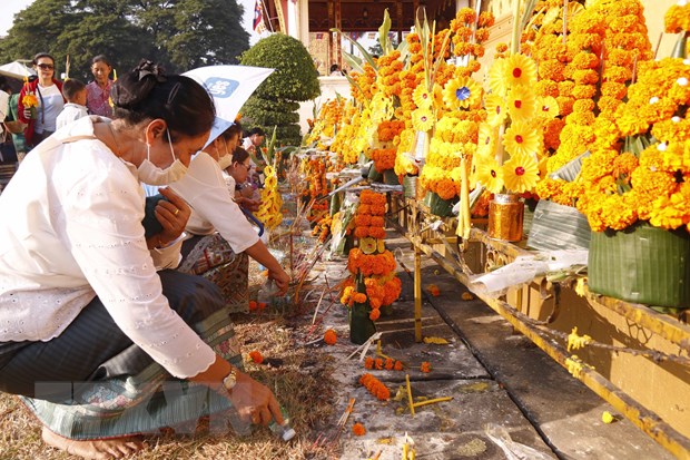 Nét văn hóa đặc trưng của người dân Lào trong lễ hội Thatluang hình ảnh 1 Net van hoa dac trung cua nguoi dan Lao trong le hoi Thatluang hinh anh 1