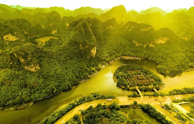 Ninh Bình - Vẻ đẹp hoang sơ như viên ngọc quý của thiên nhiên hình ảnh 1 Ninh Binh - Ve dep hoang so nhu vien ngoc quy cua thien nhien hinh anh 1