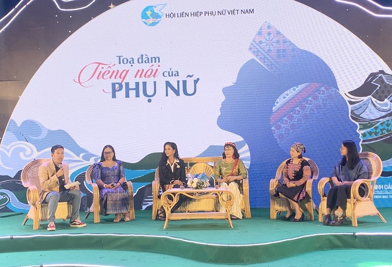 Truyền thông về khát vọng phát triển của phụ nữ và trẻ em dân tộc thiểu số Truyền thông về khát vọng phát triển của phụ nữ và trẻ em dân tộc thiểu số