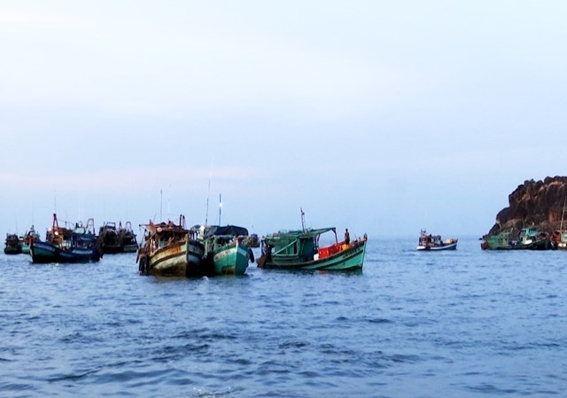 Tàu cá hoạt động trên vùng biển của Cà Mau. Tàu cá hoạt động trên vùng biển của Cà Mau.