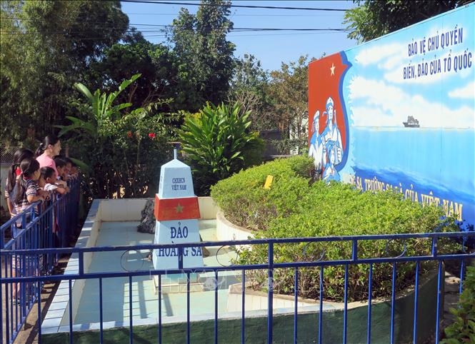 Xây dựng mô hình sa bàn biển, đảo trong khuôn viên trường học