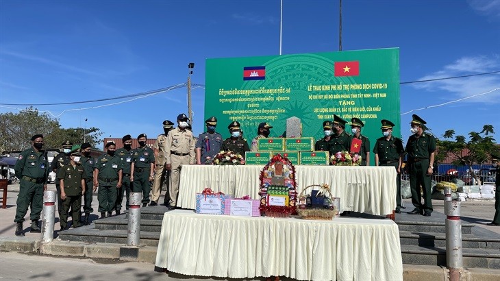 Hỗ trợ kinh phí phòng, chống dịch Covid-19 cho 3 tỉnh biên giới Campuchia Hỗ trợ kinh phí phòng, chống dịch Covid-19 cho 3 tỉnh biên giới Campuchia