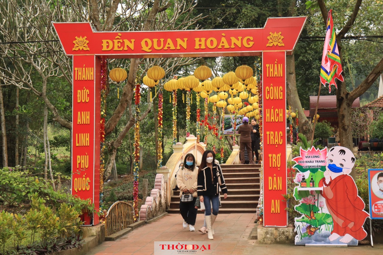 Độc đáo du xuân "lên rừng, xuống biển" cầu may của người xứ Thanh Độc đáo du xuân "lên rừng, xuống biển" cầu may của người xứ Thanh