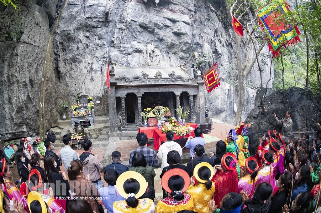 Đền Nội Lâm và lễ hội truyền thống Thánh Quý Minh Đại Vương Đền Nội Lâm và lễ hội truyền thống Thánh Quý Minh Đại Vương
