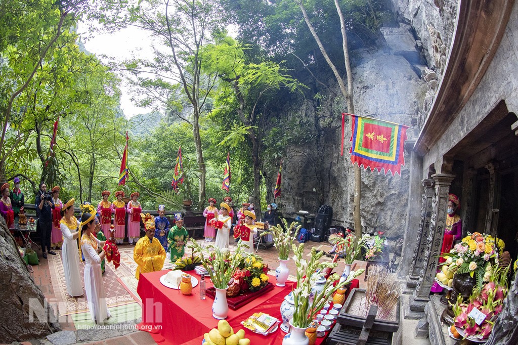 Đền Nội Lâm và lễ hội truyền thống Thánh Quý Minh Đại Vương Đền Nội Lâm và lễ hội truyền thống Thánh Quý Minh Đại Vương