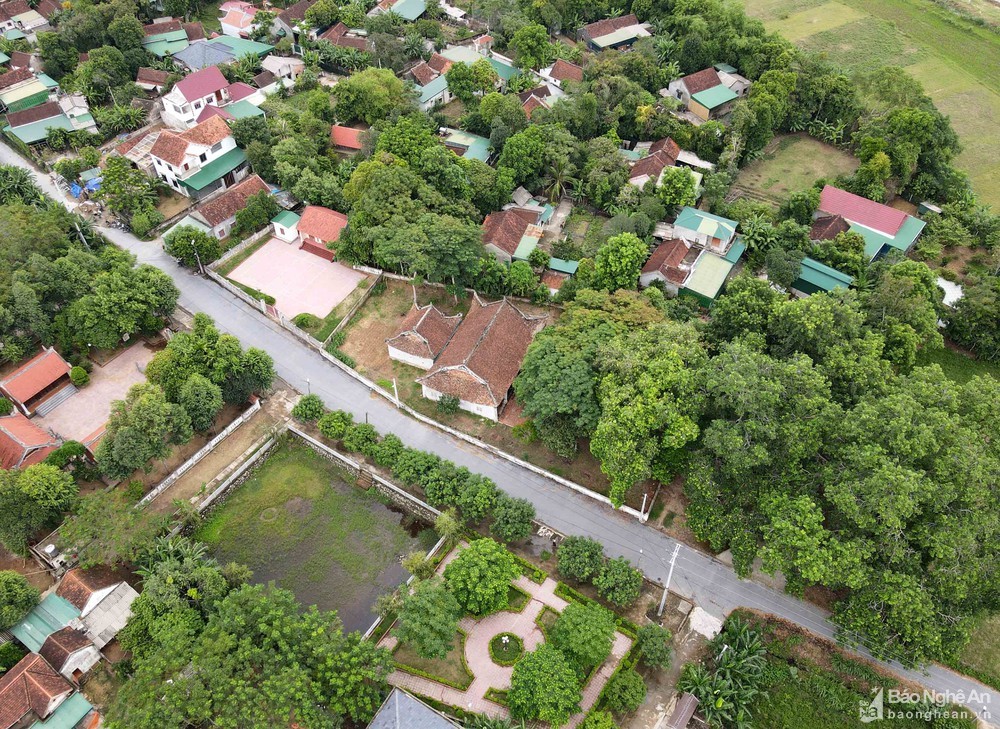Chiêm ngưỡng nghệ thuật điêu khắc độc đáo đình cổ Trung Cần Chiêm ngưỡng nghệ thuật điêu khắc độc đáo đình cổ Trung Cần
