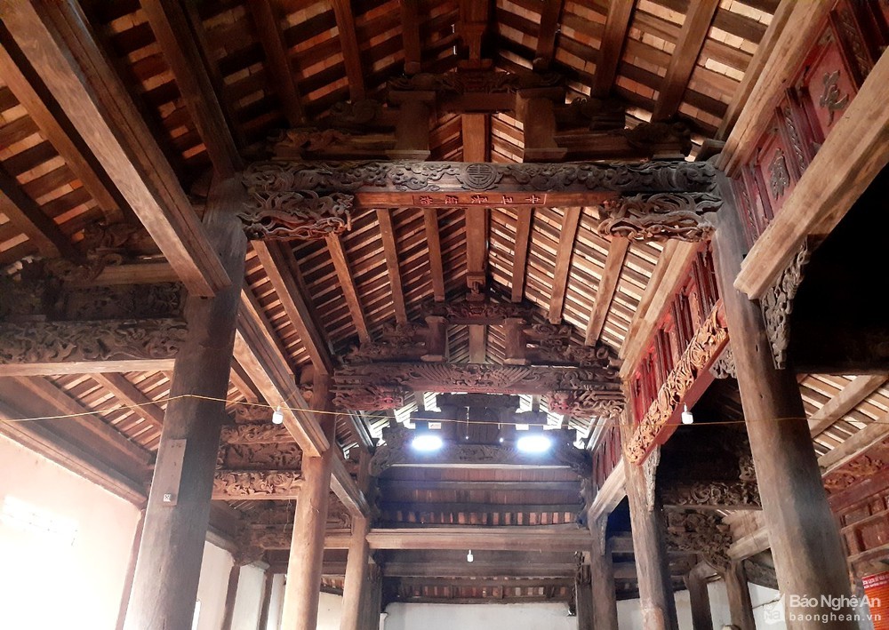 Chiêm ngưỡng nghệ thuật điêu khắc độc đáo đình cổ Trung Cần Chiêm ngưỡng nghệ thuật điêu khắc độc đáo đình cổ Trung Cần