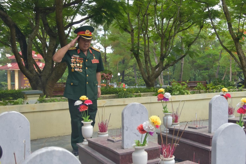Những ngày tháng 7 ở Nghĩa trang liệt sĩ Quốc gia Trường Sơn ảnh 4