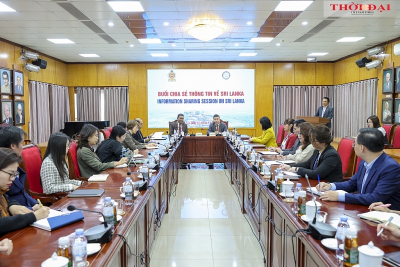 សម័យប្រជុំចែករំលែកព័ត៌មានអំពីស្រីលង្កាត្រូវបានរៀបចំឡើងដោយសហភាពអង្គការមិត្តភាពវៀតណាម សហការជាមួយស្ថានទូតស្រីលង្កាប្រចាំនៅវៀតណាម នាថ្ងៃទី ១២ ខែមិនា នៅទីក្រុងហាណូយ។ សម័យប្រជុំចែករំលែកព័ត៌មានអំពីស្រីលង្កាត្រូវបានរៀបចំឡើងដោយសហភាពអង្គការមិត្តភាពវៀតណាម សហការជាមួយស្ថានទូតស្រីលង្កាប្រចាំនៅវៀតណាម នាថ្ងៃទី ១២ ខែមិនា នៅទីក្រុងហាណូយ។