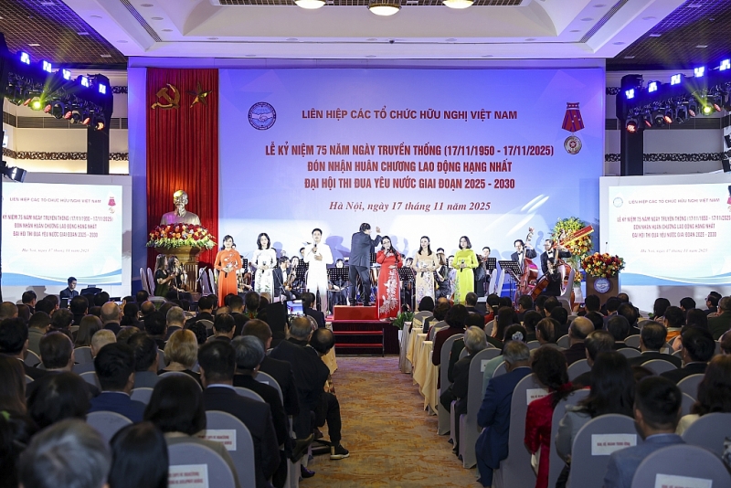 សុន្ទរកថាក្នុងឱកាសរំលឹកខួបលើកទី ៧៥ នៃទិវាប្រពៃណីនៃសហភាពអង្គការមិត្តភាពវៀតណាម សុន្ទរកថាក្នុងឱកាសរំលឹកខួបលើកទី ៧៥ នៃទិវាប្រពៃណីនៃសហភាពអង្គការមិត្តភាពវៀតណាម