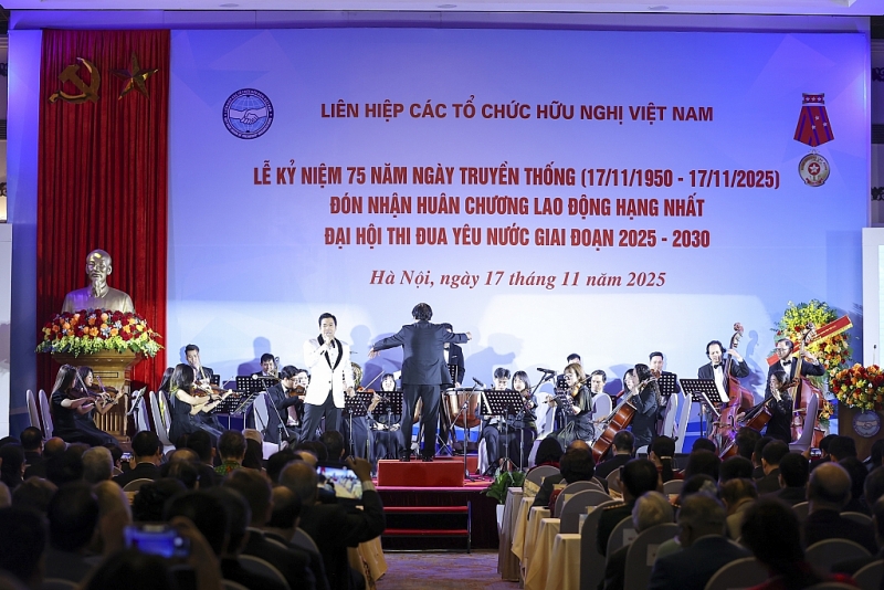 សុន្ទរកថាក្នុងឱកាសរំលឹកខួបលើកទី ៧៥ នៃទិវាប្រពៃណីនៃសហភាពអង្គការមិត្តភាពវៀតណាម សុន្ទរកថាក្នុងឱកាសរំលឹកខួបលើកទី ៧៥ នៃទិវាប្រពៃណីនៃសហភាពអង្គការមិត្តភាពវៀតណាម