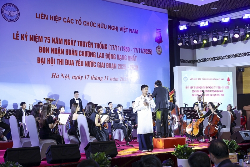 សុន្ទរកថាក្នុងឱកាសរំលឹកខួបលើកទី ៧៥ នៃទិវាប្រពៃណីនៃសហភាពអង្គការមិត្តភាពវៀតណាម សុន្ទរកថាក្នុងឱកាសរំលឹកខួបលើកទី ៧៥ នៃទិវាប្រពៃណីនៃសហភាពអង្គការមិត្តភាពវៀតណាម