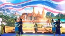 ហាណូយ៖ ស្វែងយល់ពីពណ៌ស្រស់ឆើតឆាយនៃវប្បធម៌ថៃនៅក្នុងពិធីបុណ្យ 