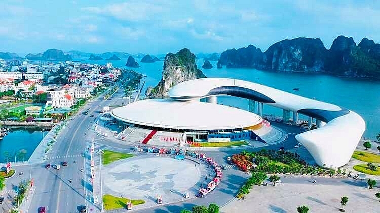 កន្លែង Check-in ស្អាតៗនៅ Ha Long អ្នកទេសចរ 