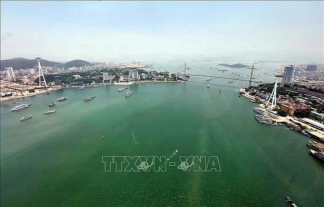 កន្លែង Check-in ស្អាតៗនៅ Ha Long អ្នកទេសចរ 