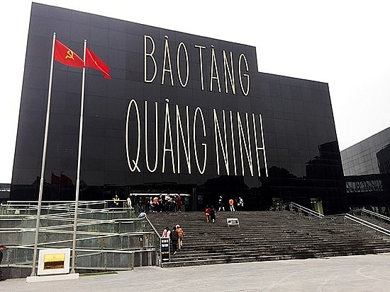 កន្លែង Check-in ស្អាតៗនៅ Ha Long អ្នកទេសចរ 