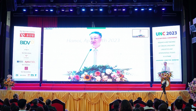 លោកបណ្ឌិត លោក Do Tuan Minh សាកលវិទ្យាធិការនៃសាកលវិទ្យាល័យភាសាបរទេសនិយាយនៅ UNC ២០២៣