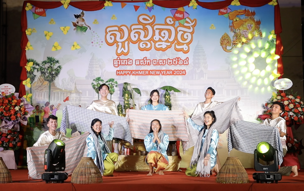 និស្សិត​អន្តរជាតិ​កម្ពុជា​ប្រារព្ធ​ពិធី​បុណ្យ​ចូល​ឆ្នាំ​ថ្មី​ប្រពៃណី​