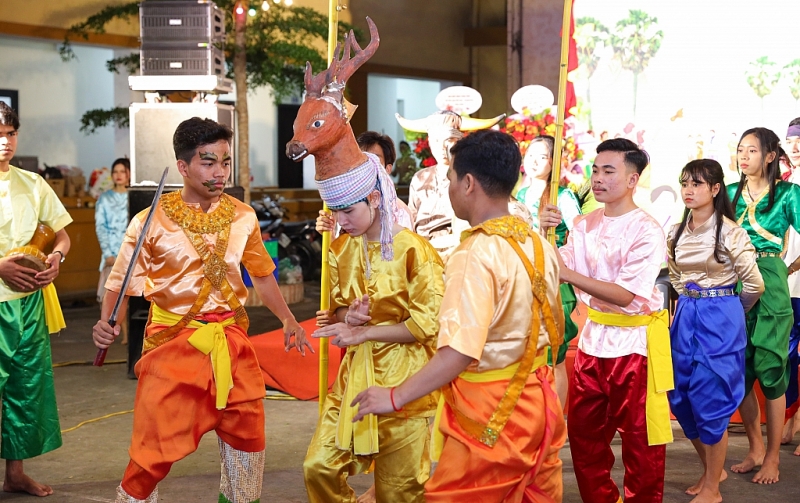 និស្សិត​អន្តរជាតិ​កម្ពុជា​ប្រារព្ធ​ពិធី​បុណ្យ​ចូល​ឆ្នាំ​ថ្មី​ប្រពៃណី​