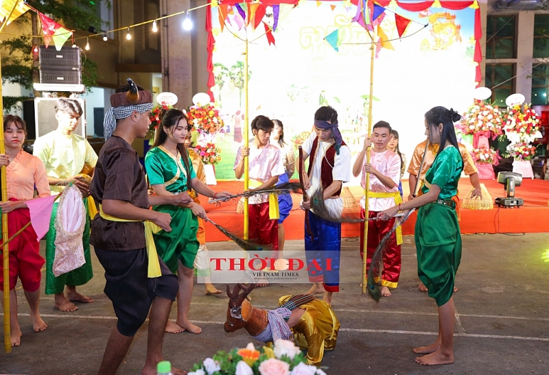 និស្សិត​អន្តរជាតិ​កម្ពុជា​ប្រារព្ធ​ពិធី​បុណ្យ​ចូល​ឆ្នាំ​ថ្មី​ប្រពៃណី​