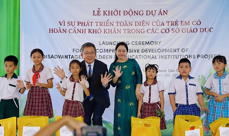 សម្ពោធគម្រោងមួយដែលមានតម្លៃជាង ១១,៣ ពាន់លានដុង ដើម្បីជួយដល់កុមារដែលមានជីវភាពខ្វះខាតនៅក្រុង Can Tho