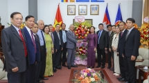 សមាគមមិត្តភាពវៀតណាម-កម្ពុជា ផ្ញើសារជូនពរឆ្នាំថ្មីដល់ស្ថានទូតកម្ពុជាប្រចាំនៅវៀតណាម