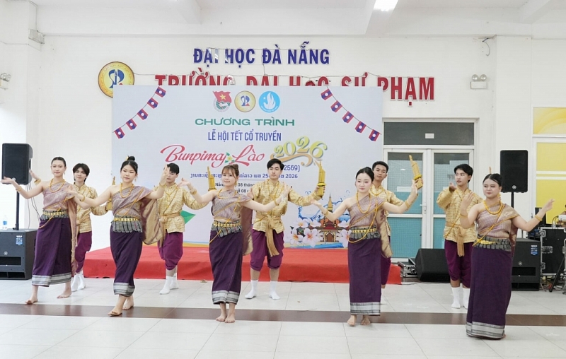 និស្សិតឡាវ និងកម្ពុជា ប្រារព្ធពិធីបុណ្យចូលឆ្នាំប្រពៃណី នៅប្រទេសវៀតណាម និស្សិតឡាវ និងកម្ពុជា ប្រារព្ធពិធីបុណ្យចូលឆ្នាំប្រពៃណី នៅប្រទេសវៀតណាម