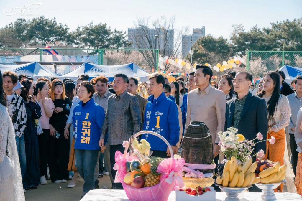 ពលករ ​និង​សហគមន៍​ខ្មែរ​នៅ​កូរ៉េ​ជាង ​២​ម៉ឺន​នាក់​ អបអរ​សាទរ​បុណ្យ​ចូល​ឆ្នាំ​ខ្មែរ​នៅ ​១២ ​ទីតាំង​យ៉ាងអធិក​អធម