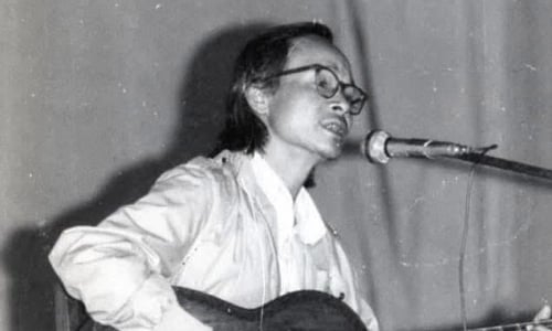 សំនៀងរបស់ Trinh Cong Son តាមរលកធាតុអាកាសវិទ្យុនានា នាថ្ងៃទី ៣០ មេសា ១៩៧៥ សំនៀងរបស់ Trinh Cong Son តាមរលកធាតុអាកាសវិទ្យុនានា នាថ្ងៃទី ៣០ មេសា ១៩៧៥