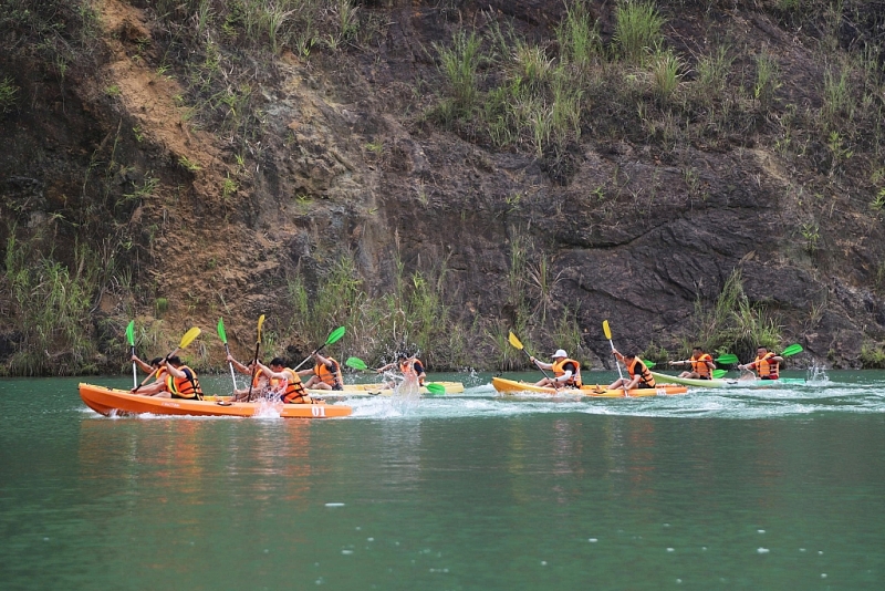 ខេត្ត Cao Bang មានសកម្មភាពយ៉ាងកុះករក្នុងឱកាសអបអរសាទរបុណ្យ ៣០ មេសា - ១ ឧសភា ខេត្ត Cao Bang មានសកម្មភាពយ៉ាងកុះករក្នុងឱកាសអបអរសាទរបុណ្យ ៣០ មេសា - ១ ឧសភា