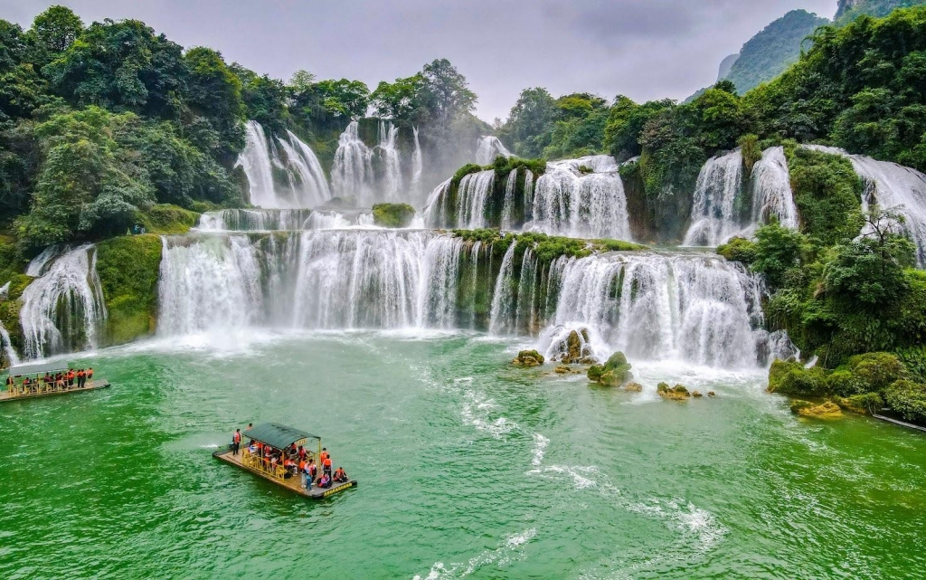 ល្បាក់ទឹកធ្លាក់ Ban Gioc (Cao Bang) ស្ថិតក្នុងចំណោមទឹកធ្លាក់ដ៏ស្រស់ស្អាតបំផុតទាំង ២១ នៅលើពិភពលោក