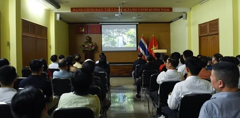 ស្ថានទូតវៀតណាមប្រចាំនៅប្រទេសថៃ រៀបចំការចាក់ផ្សាយខ្សែភាពយន្ត «Thau Chin o Xiem»។ ស្ថានទូតវៀតណាមប្រចាំនៅប្រទេសថៃ រៀបចំការចាក់ផ្សាយខ្សែភាពយន្ត «Thau Chin o Xiem»។