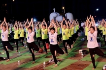 ណែនាំតម្លៃវប្បធម៌ឥណ្ឌាដល់ប្រជាជនទីក្រុង Da Nang តាមរយៈកម្មវិធី Yoga