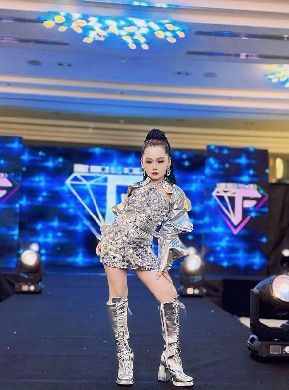យុវតី​វៀតណាម​បាន​ឈ្នះ​ពាន​ជើងឯក​ម៉ូដ​កុមារ​ពិភពលោក​ឆ្នាំ​២០២៤