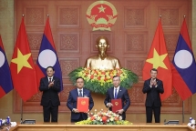 វៀតណាម និងឡាវ ប្រគល់ទទួលឯកសារសហប្រតិបត្តិការសំខាន់ៗជាច្រើន