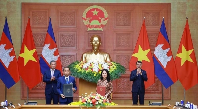 ធ្វើឱ្យទំនាក់ទំនងវៀតណាម-កម្ពុជា កាន់តែរីកចម្រើនជាក់ស្តែង និងមានប្រសិទ្ធភាពជាងមុន