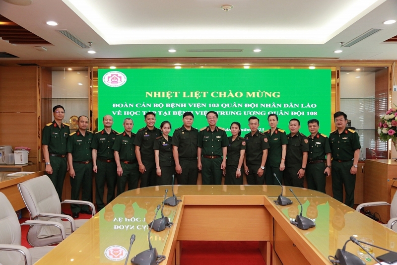 រូបថតប្រជុំ រូបថតប្រជុំ
