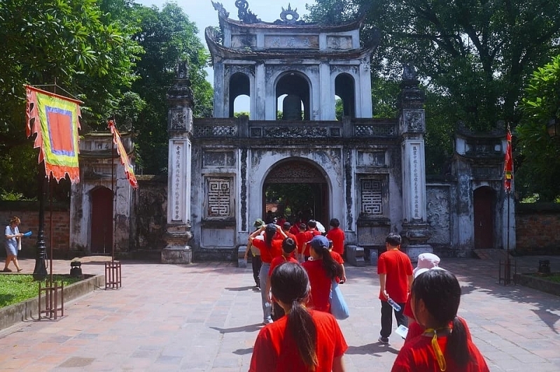 កុមារនៃអាណិកជនវៀតណាមនៅកូរ៉េមានបទពិសោធន៍ធ្វើមួករាងសាជីរបស់វៀតណាម