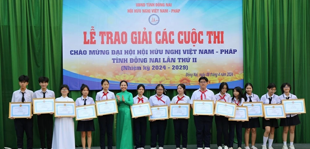 ស្ពាននៃការទូតរបស់ប្រជាជន ស្ពាននៃការទូតរបស់ប្រជាជន