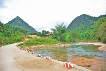 វៀតណាម៖ ឆ្លងកាត់បទពិសោធន៍ព្រៃរហោស្ថាននៅភូមិ Chenh Venh (ខេត្ត Quang Tri)