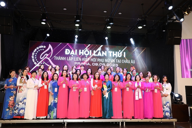 លោកស្រី Nguyen Viet Trieu ត្រូវបានជ្រើសរើសជាប្រធានសមាគមនារីវៀតណាមនៅអឺរ៉ុប លោកស្រី Nguyen Viet Trieu ត្រូវបានជ្រើសរើសជាប្រធានសមាគមនារីវៀតណាមនៅអឺរ៉ុប