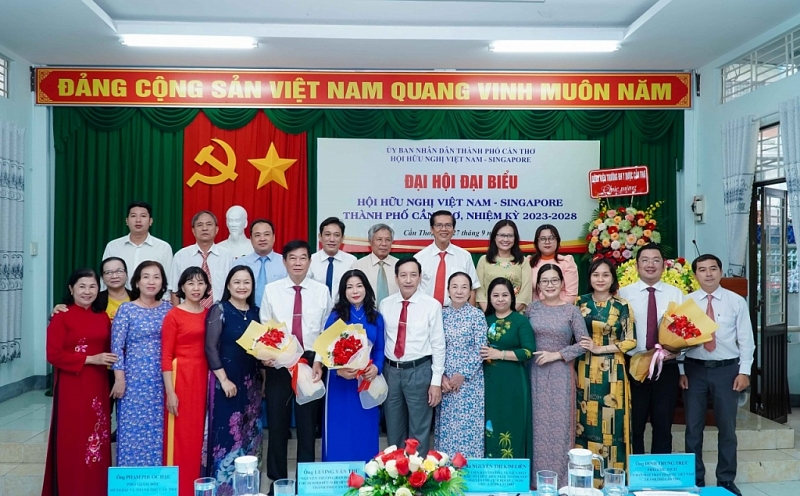 ផ្តោតលើការលើកកម្ពស់ការយល់ដឹងសម្រាប់យុវជនអំពីទំនាក់ទំនងមិត្តភាពវៀតណាម-សិង្ហបុរី ផ្តោតលើការលើកកម្ពស់ការយល់ដឹងសម្រាប់យុវជនអំពីទំនាក់ទំនងមិត្តភាពវៀតណាម-សិង្ហបុរី