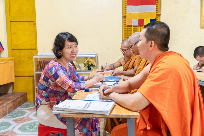 Da Nang ៖ ថ្នាក់វៀតណាមសម្រាប់សិស្សឡាវ និងថៃ នៅវត្ត Tam Bao Da Nang ៖ ថ្នាក់រៀនភាសាវៀតណាមសម្រាប់សិស្សានុសិស្សឡាវ និងថៃ នៅវត្ត Tam Bao