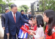 អគ្គលេខាធិកា និងជាប្រធានរដ្ឋ To Lam បានទៅទស្សនាស្ថានទូត និងសហគមន៍វៀតណាមនៅគុយបា