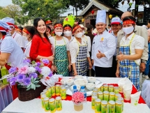 ស្រុក Dan Phuong ទាក់ទាញភ្ញៀវទេសចរណ៍ជាង ៨០.០០០ នាក់នៅក្នុងពិធីបុណ្យរយៈពេល ៤ ថ្ងៃ