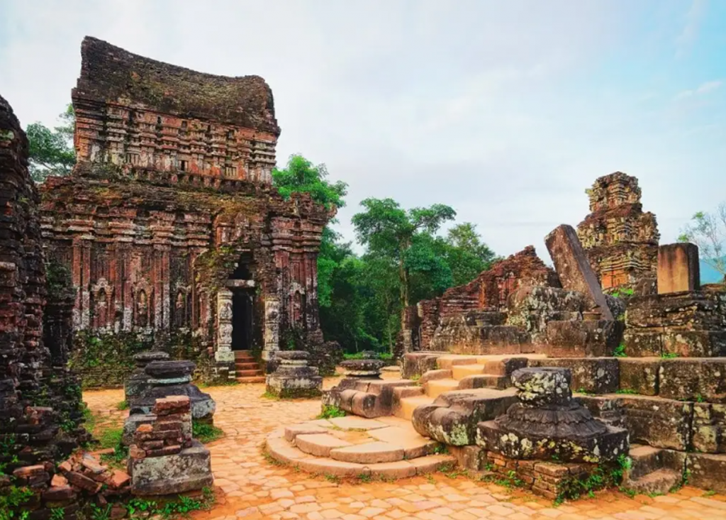 គយគន់សម្រស់បេតិកភណ្ឌវប្បធម៌វៀតណាម
