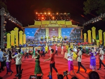 Soc Trang៖ សិល្បករ​២០០​នាក់​ប្រគំ​តន្ត្រី​ខ្មែរ