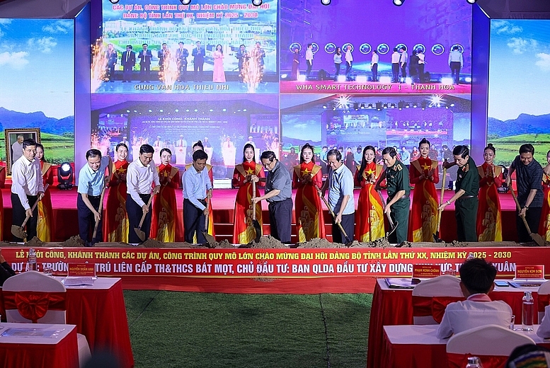 ការសាងសង់សាលារៀនចំនួន ១០០ នៅតំបន់ព្រំដែនបានចាប់ផ្តើមក្នុងពេលដំណាលគ្នា៖ នឹងក្លាយជាគំរូមួយទាក់ទងនឹងសម្ភារៈ ការរៀបចំអប់រំ ការគ្រប់គ្រង និងប្រតិបត្តិការ ការសាងសង់សាលារៀនចំនួន ១០០ នៅតំបន់ព្រំដែនបានចាប់ផ្តើមក្នុងពេលដំណាលគ្នា៖ នឹងក្លាយជាគំរូមួយទាក់ទងនឹងសម្ភារៈ ការរៀបចំអប់រំ ការគ្រប់គ្រង និងប្រតិបត្តិការ